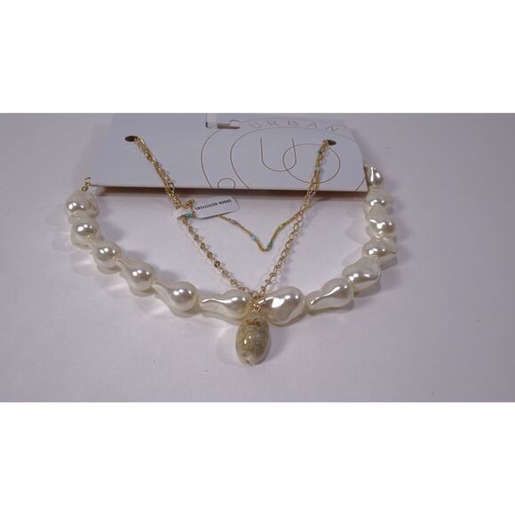 Urban Outfitters Women's Chain & Pearl Toggle Layered Necklace NWT 38 - Picture 2 of 7